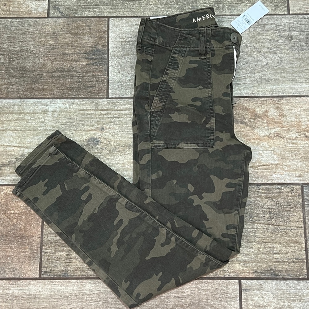 American Eagle Outfitters Camo Crop